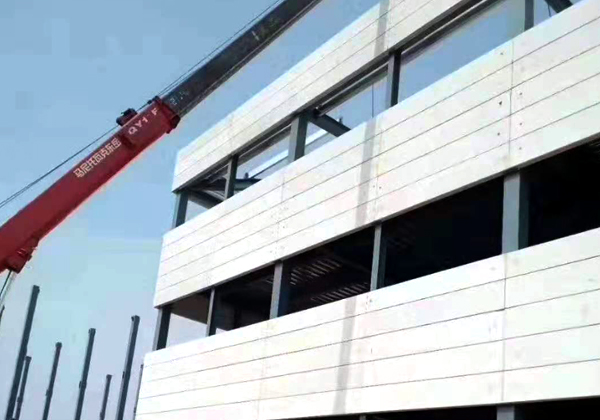 導致ALC隔墻板出現(xiàn)裂紋的原因及解決方法